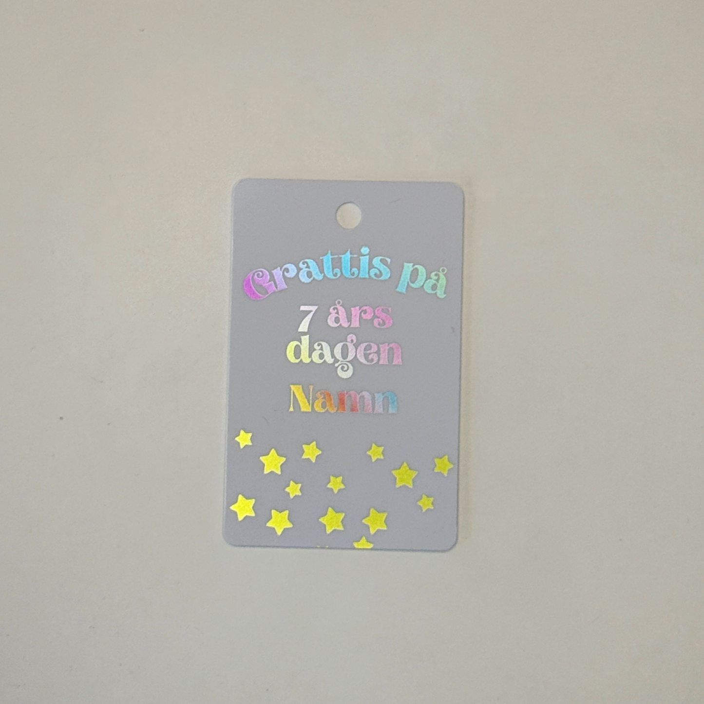 Födelsedagskort med namn och lanyard