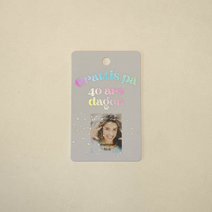 Personlig födelsedagsbadge med foto & lanyard