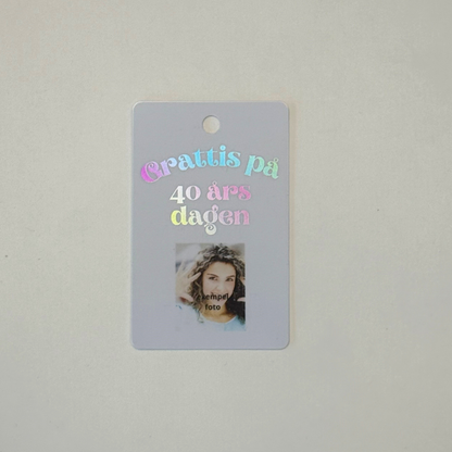 Personlig födelsedagsbadge med foto & lanyard
